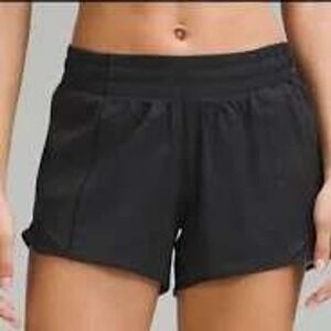 Lululemon Women's Hotty Hot High-Rise‎ Lined Short 4".